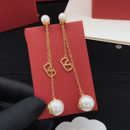 Holiday Exclusive Earrings 2023SS VALENTINO Valentino Holiday Exclusive Earrings 2023SS VALENTINO Valentino